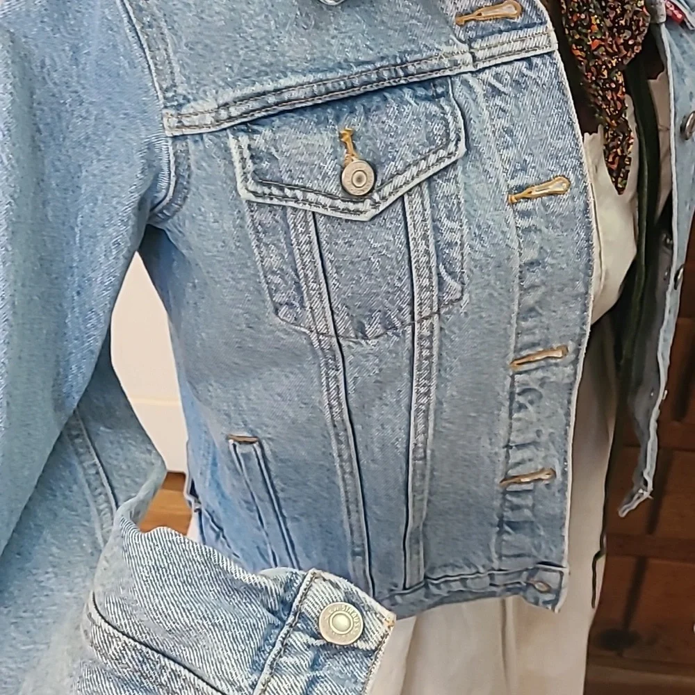 Levi's Light Blue Jean Denim Jacket for Women Size LARGE - Picture 5 of 8
